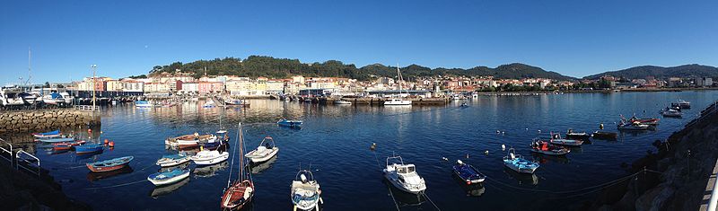 File:Peirao de Cangas do Morrazo, vista panorámica.jpg