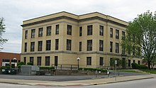 Pike County Courthouse en Petersburg de east.jpg