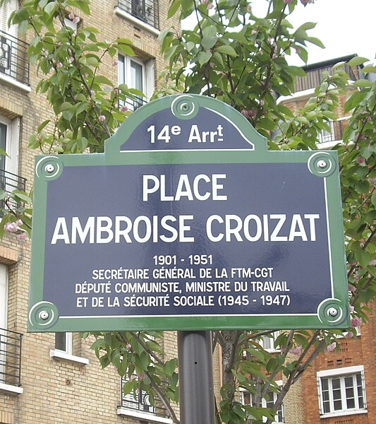 File:Place Ambroise-Croizat, Paris 14.jpg