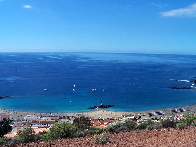 Español: Playa de Los Cristianos, Tenrife