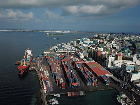 Tập_tin:Port_of_Malé.jpg