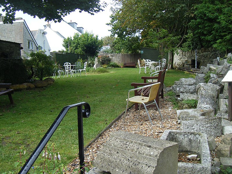 File:Portland Museum Garden, Dorset.JPG