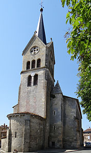 Chevet roman et clocher reconstruit au XIXe siècle