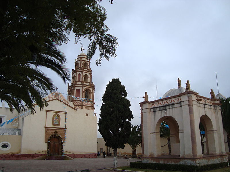 File:Preĝejo en Cardonal, Hidalgo.JPG