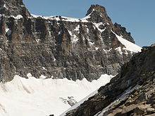 Versante sud della Punta di Ceresole. La montagna è vista salendo la Tresenta.