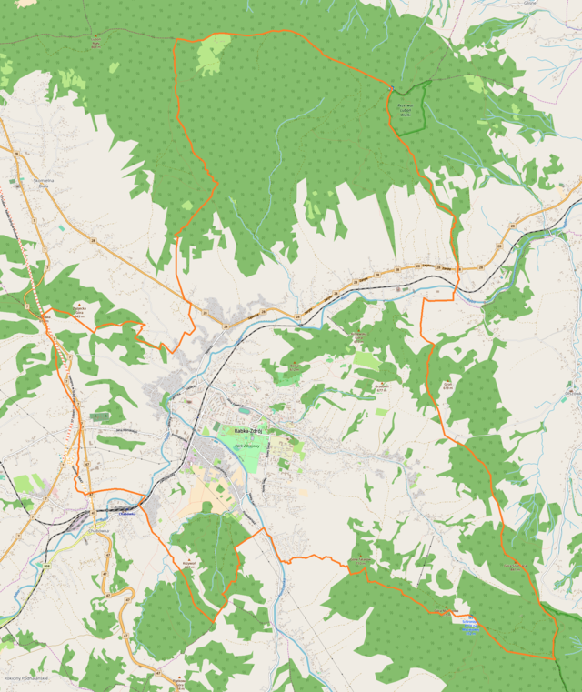 Mapa konturowa Rabki-Zdroju, blisko centrum na lewo znajduje się punkt z opisem „Kościół św. Marii Magdaleny”