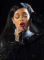 Rihanna concert in Washington DC (cropped).jpg