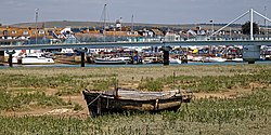 Rotting boat, Shoreham-by-Sea harbour, River Adur, West Sussex, England (cropped)
