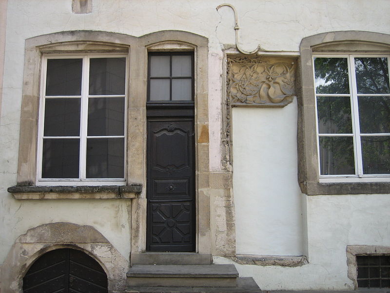 File:Rue Wiltheim 8 Luxembourg City Detail 2011-08.jpg