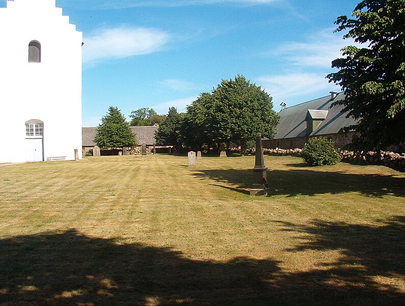 File:Södra Åsum Old Church 4.jpg