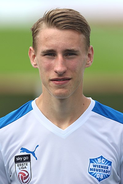 File:SC Wiener Neustadt squad presentation 2017-18 – Jürgen Bauer (1).jpg