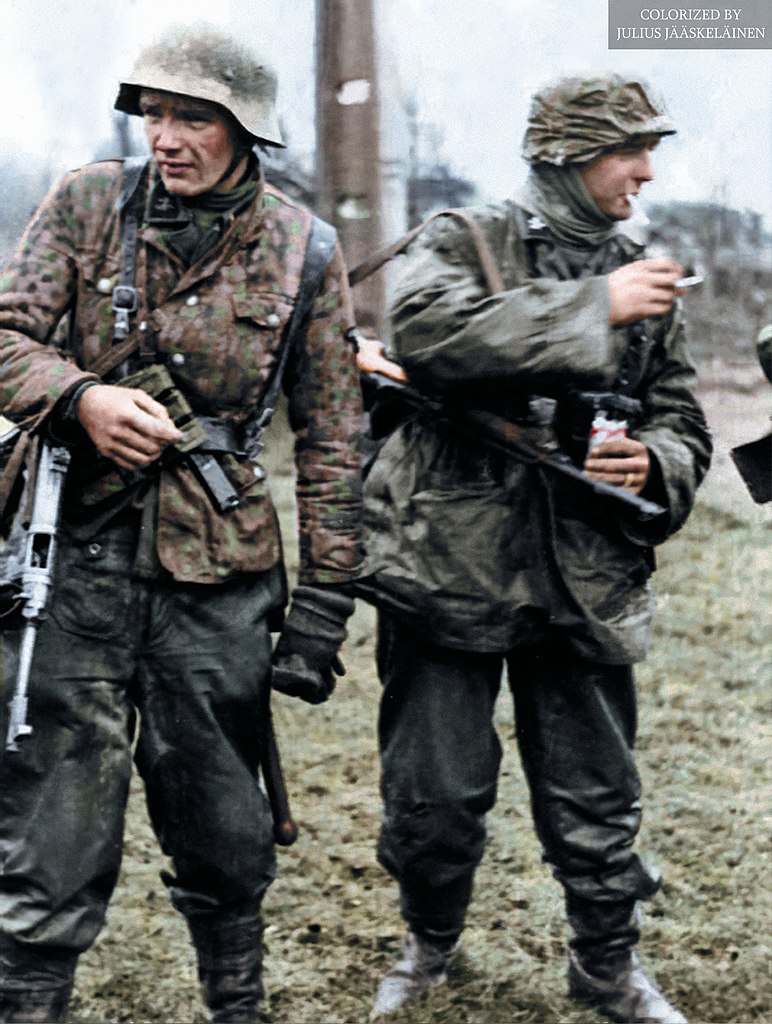 File:SS-Panzergrenadiers Ernst Kalt, Berthold Nasse, Kampfgruppe