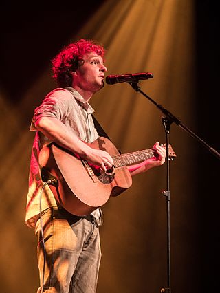 <span class="mw-page-title-main">Sam Amidon</span> American singer, songwriter, and multi-instrumentalist from Vermont