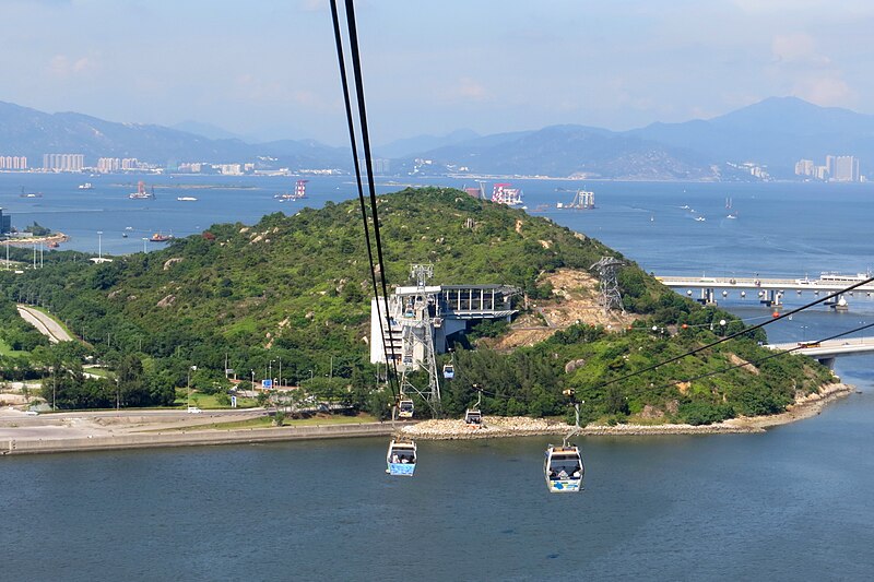 File:Scenic Hill, Chek Lap Kok (Hong Kong).jpg