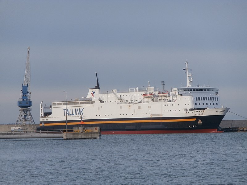 File:Sea Wind Flag of Sweden on the Top Mast Tallinn 7 January 2015.JPG