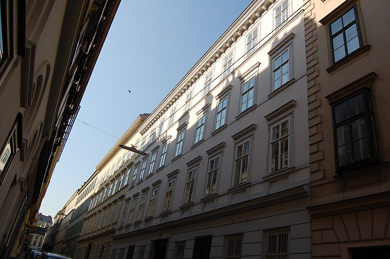 File:Sigmundsgasse 13 II.JPG