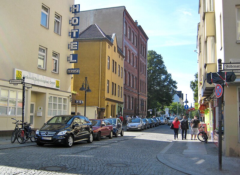 File:Spandau - Moritzstraße, Hotel Herbst.jpg