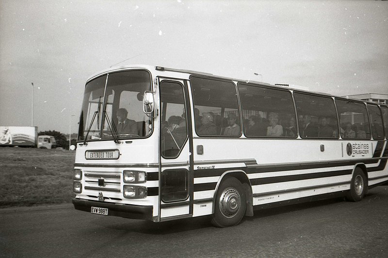 File:Staines Crusader Bedford YMT - Plaxton, EVW 988T. Aug 1979.jpg