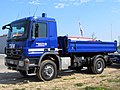 Deutsch: Lastkraftwagen Kipper 9t (LKW-K 9t) der Fachgruppe Räumen des Ortsverband Hamburg-Wandsbek des Technischen Hilfswerk. Es haldelt sich hierbei um einen Mercedes-Benz Actros.