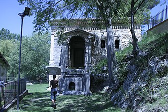 Templete del Clitunno, vista lateral.