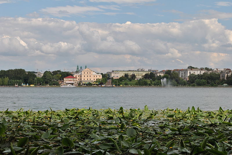 File:Ternopil-stav-12074157.jpg