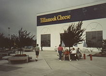 Exterior of the factory in 1992 Tillamook Cheese Factory 1992.jpg