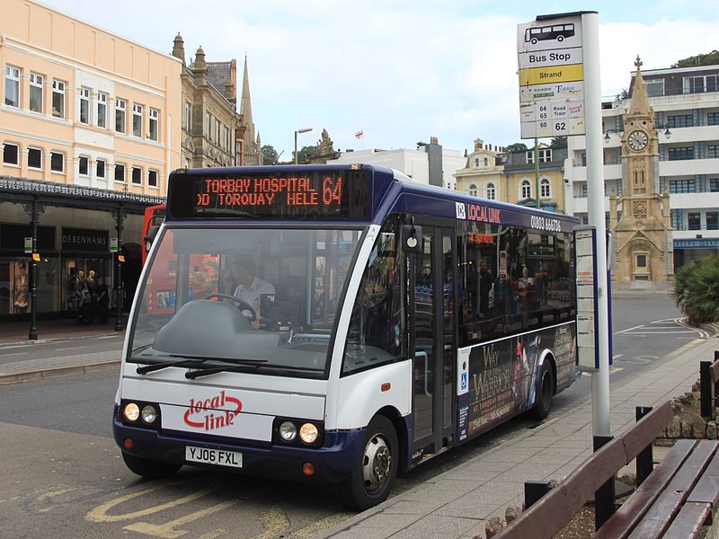 File:Torquay Strand - Cheslton Leisure YJ06FXL.JPG