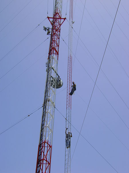 File:Torre de comunicación.JPG