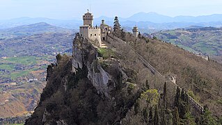 Torre Cesta and Torre Montale