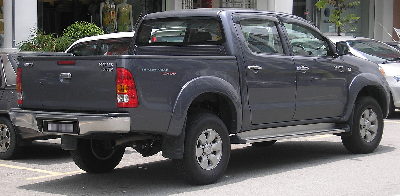 Image of Toyota Hilux (eighth generation) (rear), Serdang