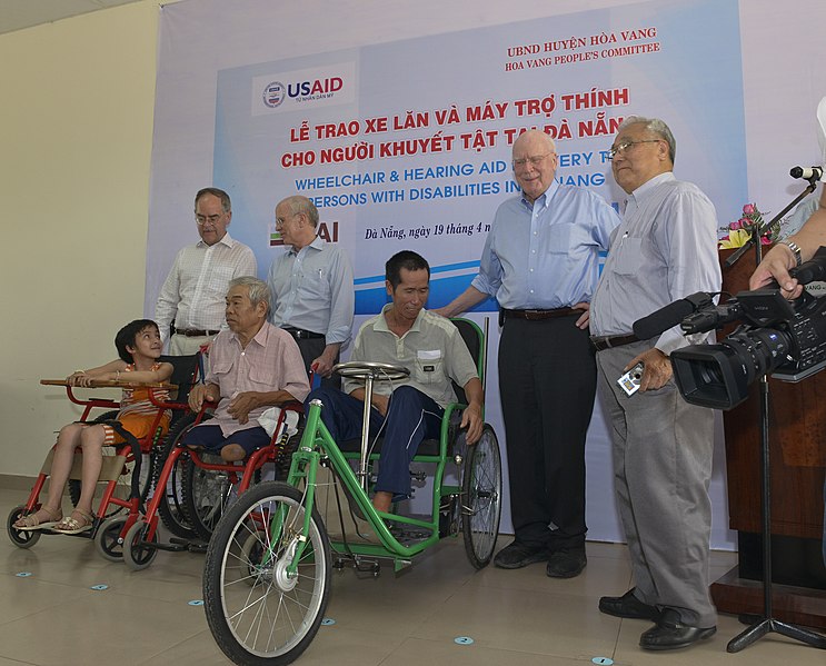 File:U.S. Congressional delegation attends a wheelchairs and hearing aids distribution event in Danang (13941347411).jpg