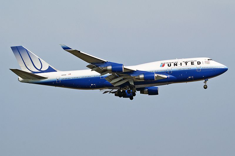 File:United Airlines Boeing 747-422 N199UA "TEAM USA" (27759197312).jpg