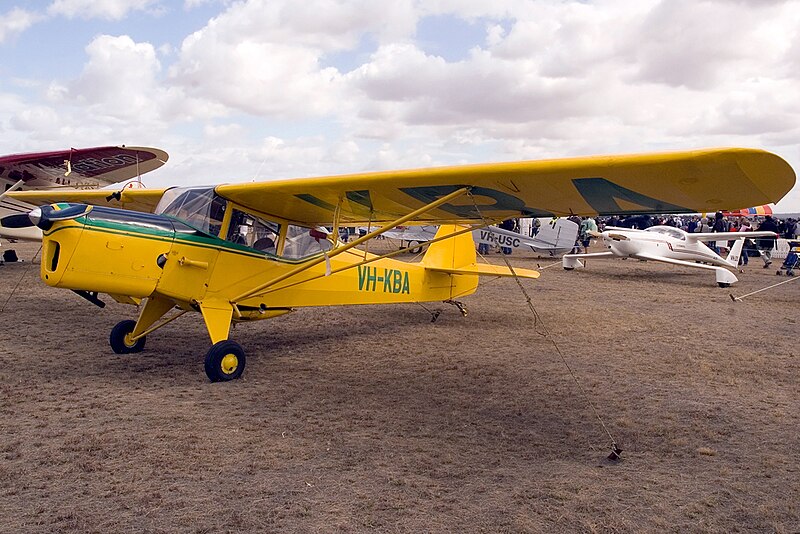 File:VH-KBA Auster J-5 Adventurer (8543286589).jpg