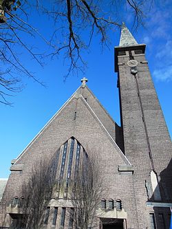 Vooraanzicht St Josephkerk Leiden.JPG