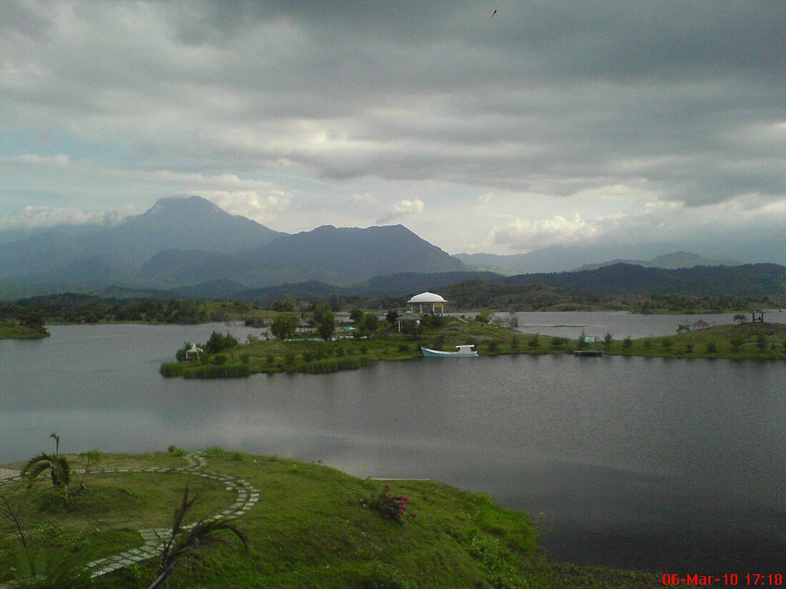 File:Waduk Keuliling,Kuta Cot Glie, Aceh Besar, Indonesia.jpg