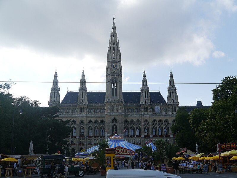 File:Wien Rathaus 1.JPG