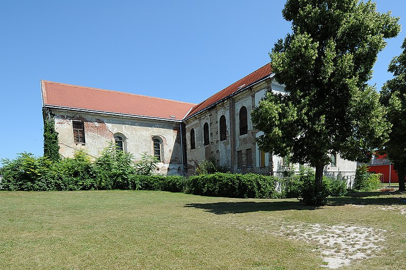 File:Wiener Neudorf Klosterkirche.jpg