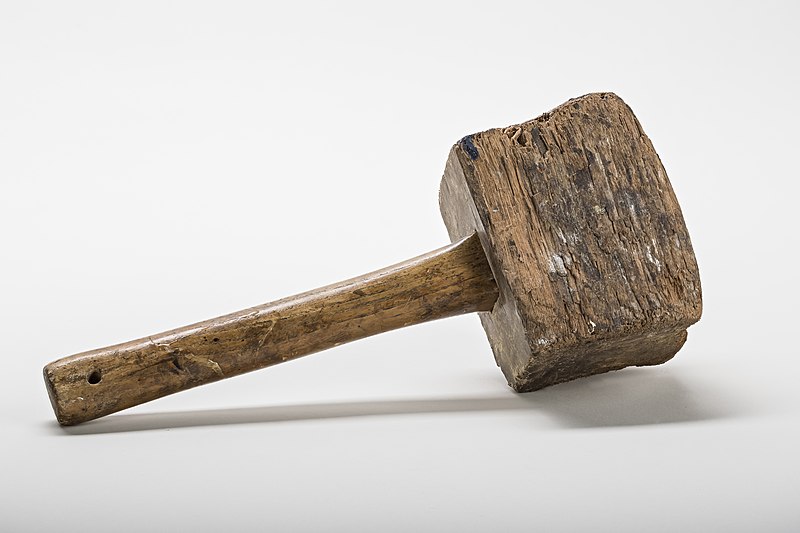 File:Wooden-hammer-01.jpg