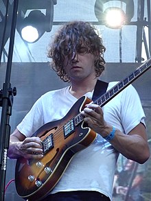 Kevin Morby playing with Woods, 2013