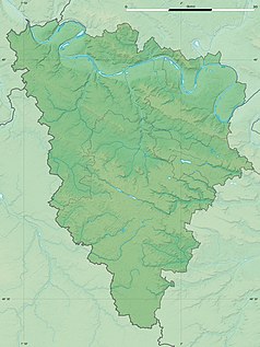 Mapa konturowa Yvelines, blisko centrum na prawo znajduje się czarny trójkącik z opisem „Colline d’Élancourt”