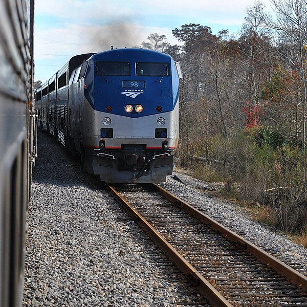 File:'City of New Orleans' Trains passing at Ponchatoula La - panoramio.jpg