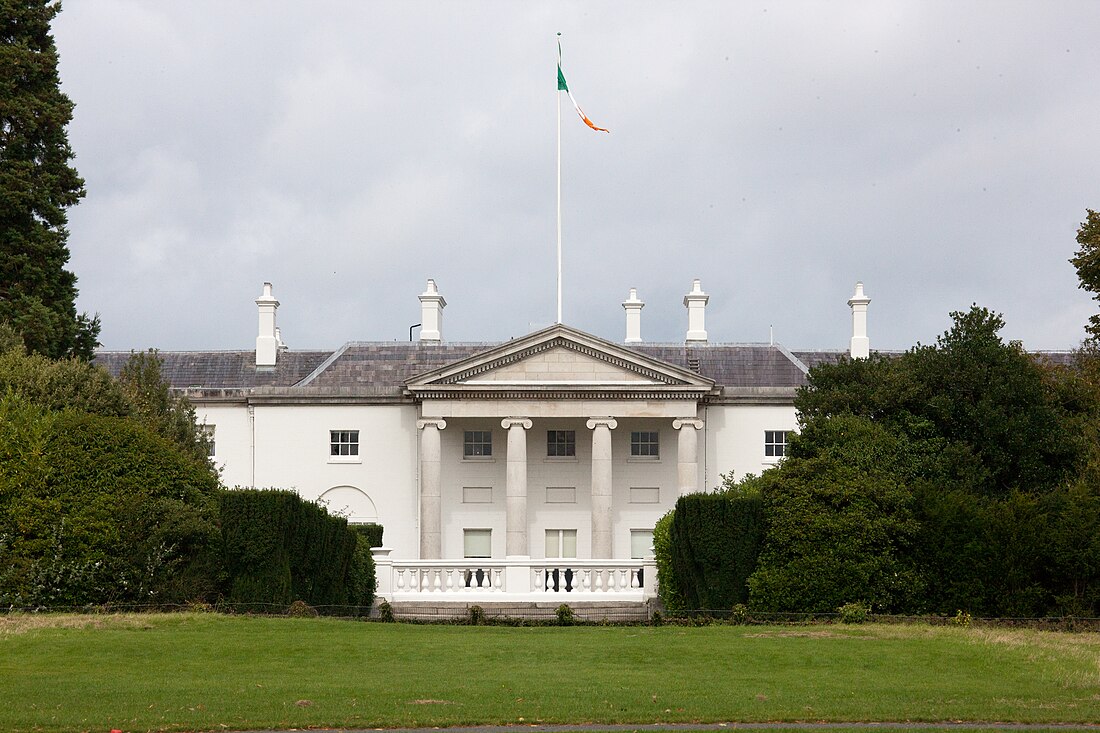 File:Áras an Uachtaráin 2010.jpg