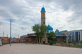 Кызылорда, мечеть Айтбая с фасада.jpg