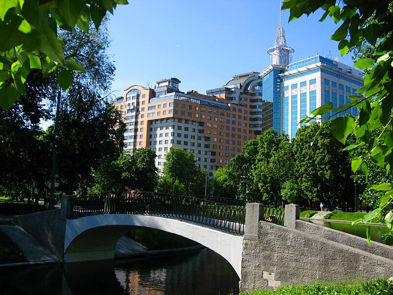 File:Парк "Усадьба Трубецких в Хамовниках" м.Фрунзенская. Moscow, Russia. - panoramio - Oleg Yu.Novikov (1).jpg