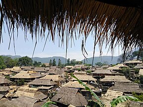 Om Diem, desa etnis Wa di County otonom Cangyuan Va, Yunnan.