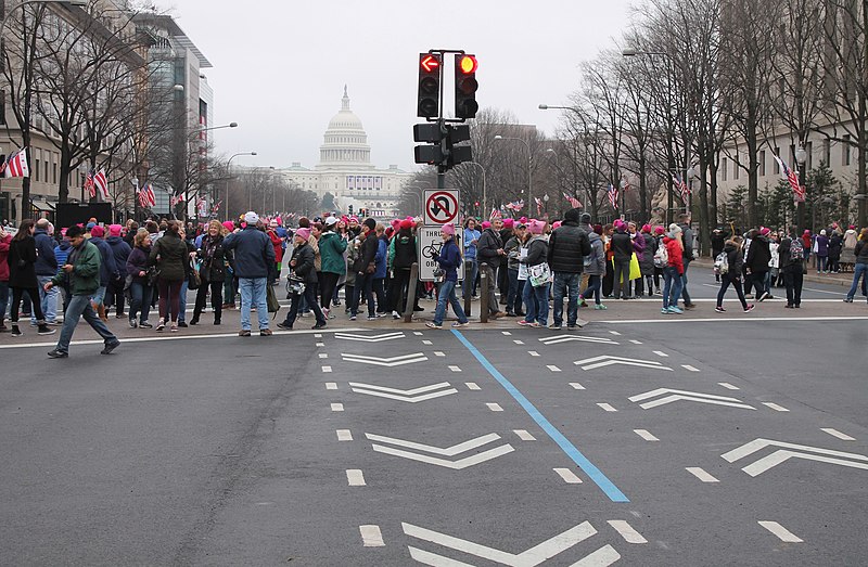 File:04a.Enroute.WomensMarch.WDC.21January2017 (32343990582).jpg