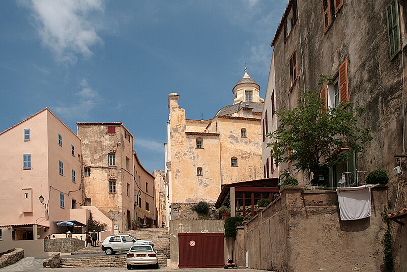 File:0 Calvi - Quartier de la Pro-cathédrale.JPG