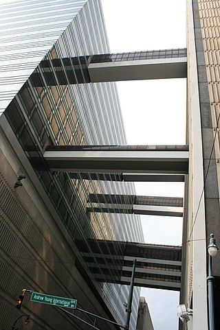 <span class="mw-page-title-main">Skyway</span> Elevated type of pedway