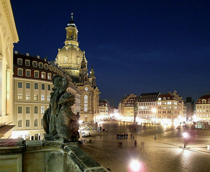 File:20121018630DR Dresden Neumarkt Frauenkirche Nacht.jpg