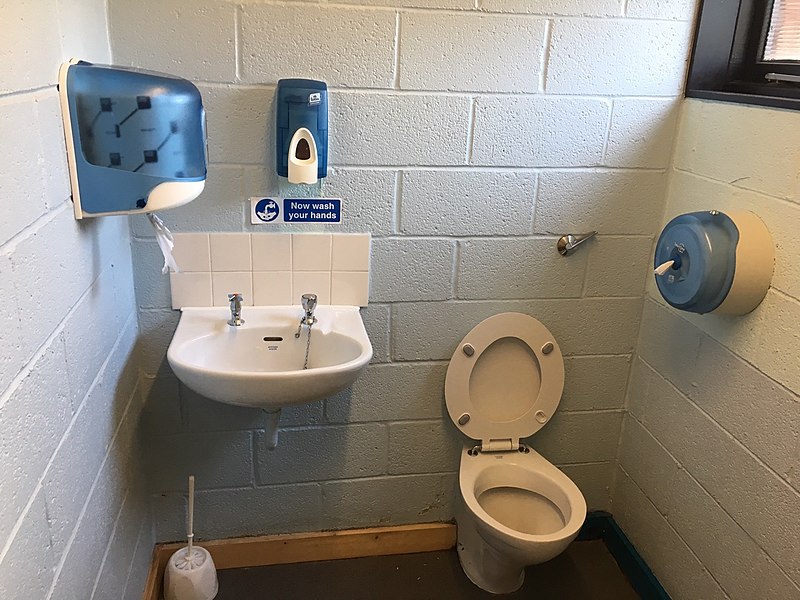 File:2016 UoM Dalton-Ellis Hall, Ewings Shared Toilet.jpg